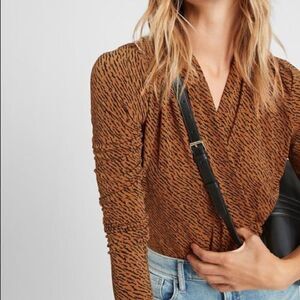 Banana Republic NWT Brown Zebra Desenli Kruvaze Bodysuit - Women’s M